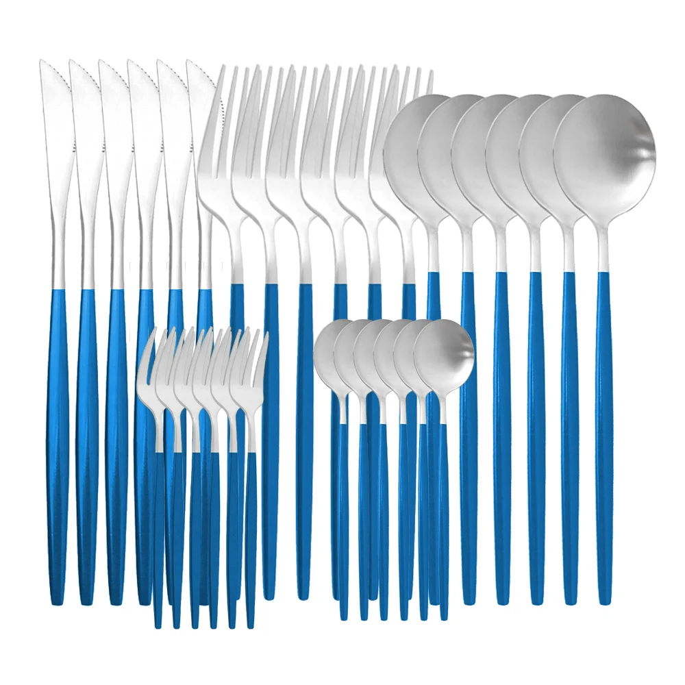 couverts dans l'assiette